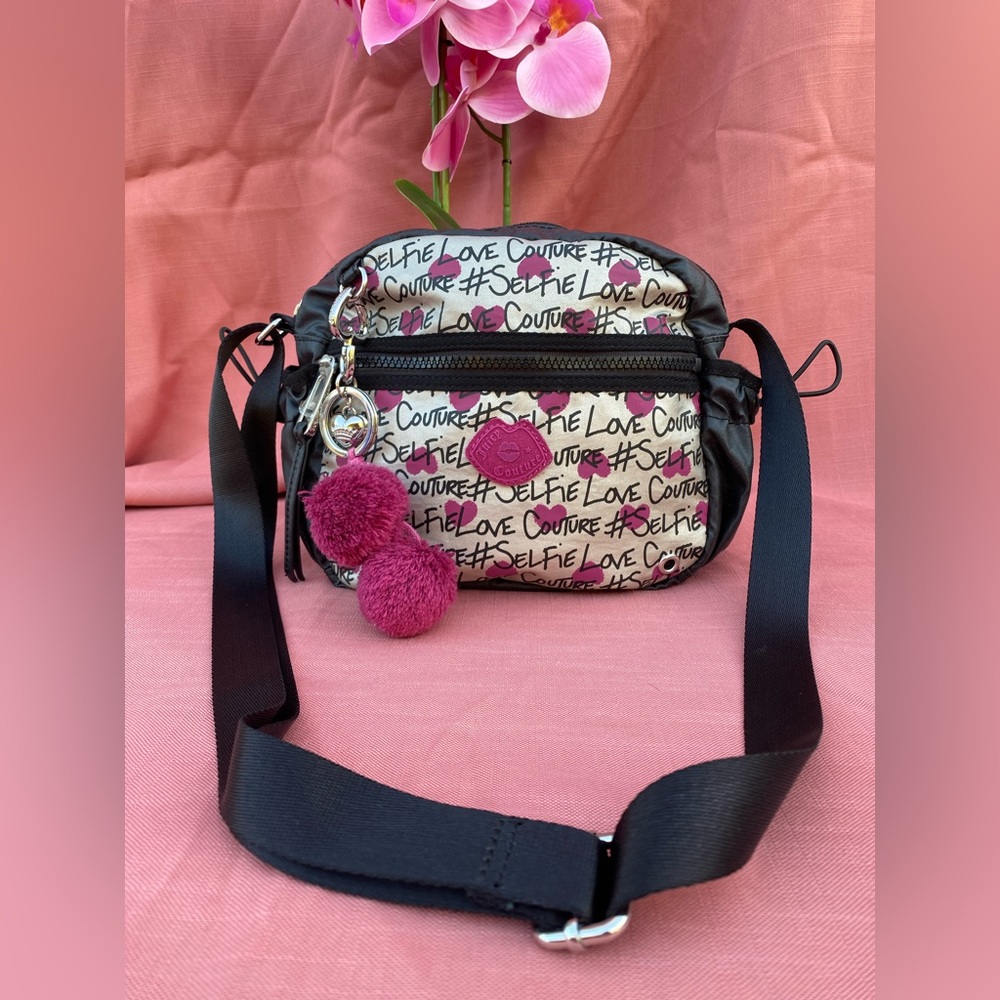 JUICY COUTURE BLACK # SELFIE LOVE CROSSBODY